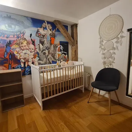 Beautiful Spacious Loft In The 20th Apartment *