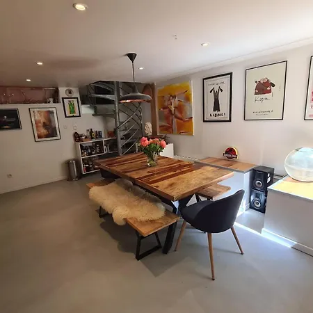 Beautiful Spacious Loft In The 20th Apartment *