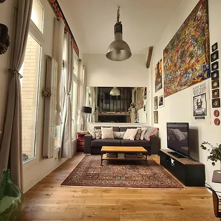 Beautiful Spacious Loft In The 20th Paris